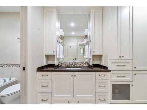 14936 Parkland Boulevard Se, Calgary, AB - Indoor Photo Showing Bathroom