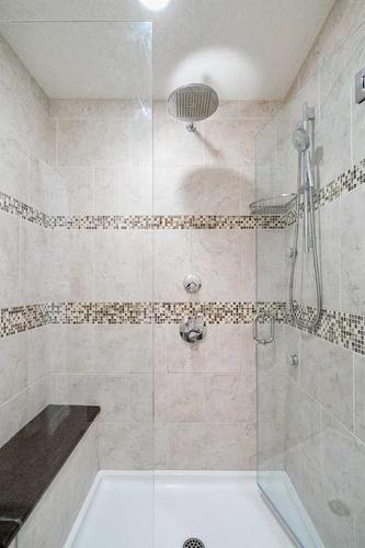 14936 Parkland Boulevard Se, Calgary, AB - Indoor Photo Showing Bathroom