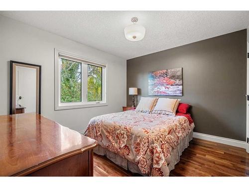 14936 Parkland Boulevard Se, Calgary, AB - Indoor Photo Showing Bedroom