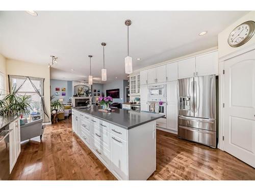 122 Montenaro Crescent, Rural Rocky View County, AB - Indoor Photo Showing Kitchen With Upgraded Kitchen