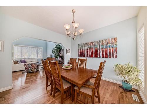 122 Montenaro Crescent, Rural Rocky View County, AB - Indoor Photo Showing Dining Room