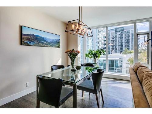 905-510 6 Avenue Se, Calgary, AB - Indoor Photo Showing Dining Room