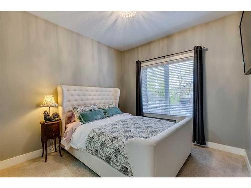 423 23 Avenue Nw, Calgary, AB - Indoor Photo Showing Bedroom