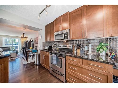 103 Auburn Bay Common Se, Calgary, AB - Indoor Photo Showing Kitchen With Stainless Steel Kitchen