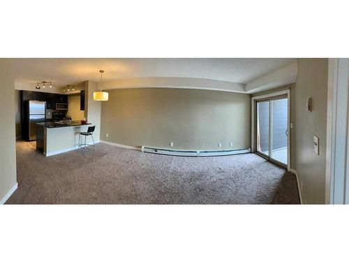 420-7210 80 Avenue Ne, Calgary, AB - Indoor Photo Showing Other Room