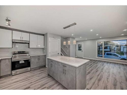 68 Pensville Road Se, Calgary, AB - Indoor Photo Showing Kitchen