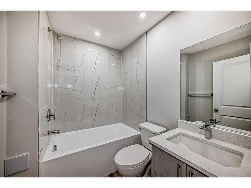 68 Pensville Road Se, Calgary, AB - Indoor Photo Showing Bathroom