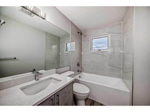 68 Pensville Road Se, Calgary, AB - Indoor Photo Showing Bathroom