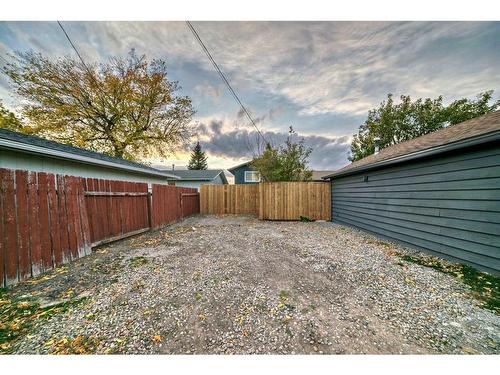 68 Pensville Road Se, Calgary, AB - Outdoor