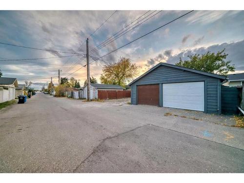 68 Pensville Road Se, Calgary, AB - Outdoor