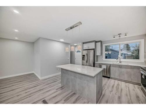 68 Pensville Road Se, Calgary, AB - Indoor Photo Showing Kitchen