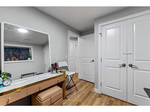 4803 60 Street, Calgary, AB - Indoor Photo Showing Other Room