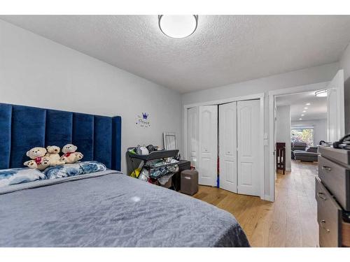 4803 60 Street, Calgary, AB - Indoor Photo Showing Bedroom