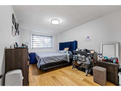 4803 60 Street, Calgary, AB - Indoor Photo Showing Bedroom