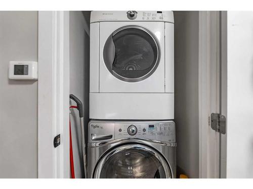 4803 60 Street, Calgary, AB - Indoor Photo Showing Laundry Room