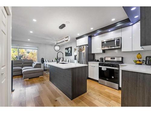 4803 60 Street, Calgary, AB - Indoor Photo Showing Kitchen With Upgraded Kitchen