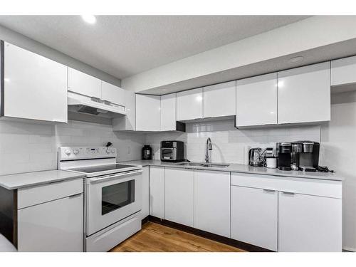 4803 60 Street, Calgary, AB - Indoor Photo Showing Kitchen