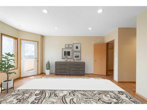 139 Arbour Wood Close Nw, Calgary, AB - Indoor Photo Showing Bedroom