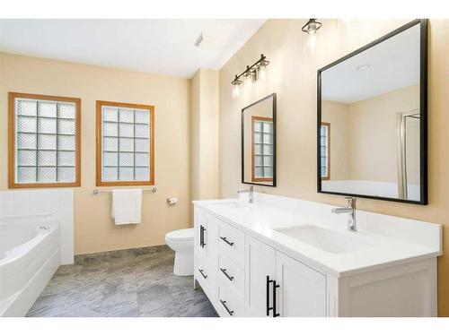 139 Arbour Wood Close Nw, Calgary, AB - Indoor Photo Showing Bathroom