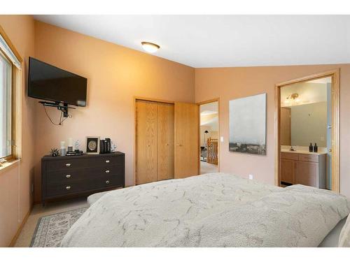 139 Arbour Wood Close Nw, Calgary, AB - Indoor Photo Showing Bedroom