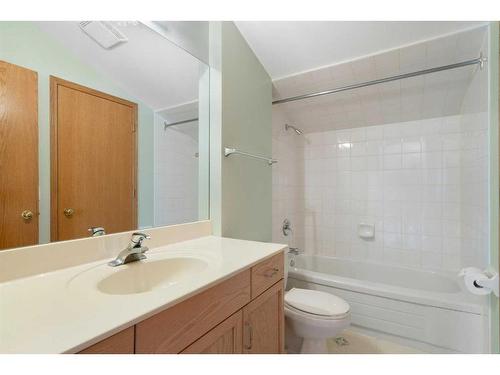 139 Arbour Wood Close Nw, Calgary, AB - Indoor Photo Showing Bathroom