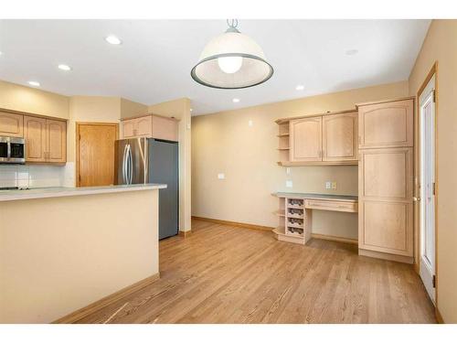 139 Arbour Wood Close Nw, Calgary, AB - Indoor Photo Showing Kitchen