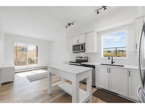 3104-3727 Sage Hill Drive Nw, Calgary, AB - Indoor Photo Showing Kitchen With Upgraded Kitchen