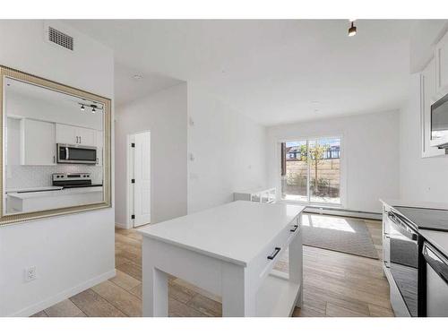 3104-3727 Sage Hill Drive Nw, Calgary, AB - Indoor Photo Showing Kitchen