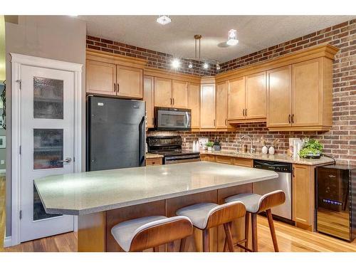 303-41 6 Street Ne, Calgary, AB - Indoor Photo Showing Kitchen