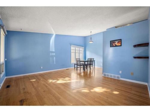 220 Templewood Road Ne, Calgary, AB - Indoor