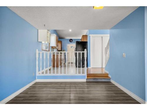 220 Templewood Road Ne, Calgary, AB - Indoor Photo Showing Other Room