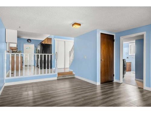 220 Templewood Road Ne, Calgary, AB - Indoor Photo Showing Other Room