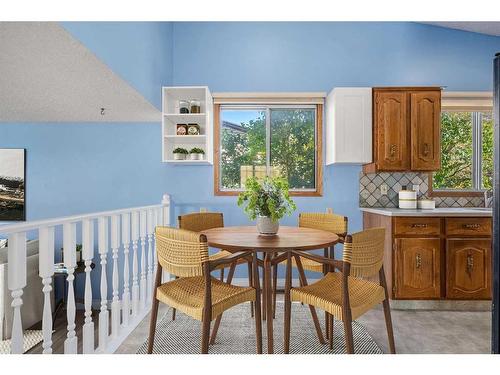 220 Templewood Road Ne, Calgary, AB - Indoor Photo Showing Dining Room