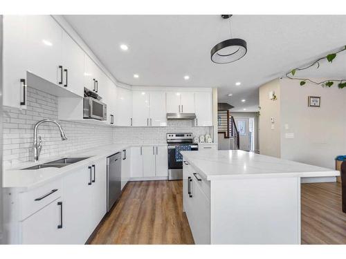 183 Saddleback Road, Calgary, AB - Indoor Photo Showing Kitchen With Upgraded Kitchen