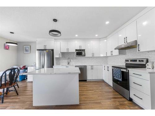 183 Saddleback Road, Calgary, AB - Indoor Photo Showing Kitchen With Upgraded Kitchen