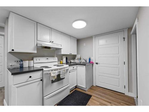 183 Saddleback Road, Calgary, AB - Indoor Photo Showing Kitchen