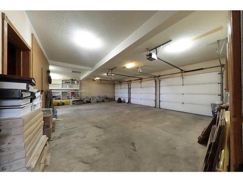 15 Vantage Ridge Estates, Rural Rocky View County, AB - Indoor Photo Showing Garage