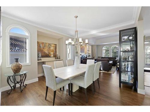 137 Signature Close Sw, Calgary, AB - Indoor Photo Showing Dining Room