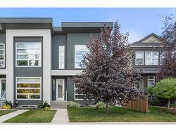 605A 25 Avenue NE Calgary, AB T2E 1Z6