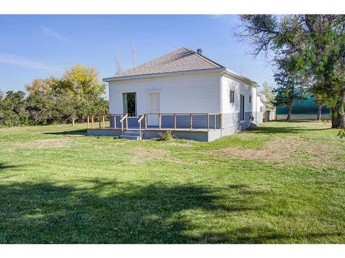 4530 2 Street East, Claresholm, AB - Outdoor