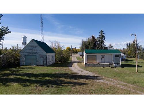 4530 2 Street East, Claresholm, AB - Outdoor