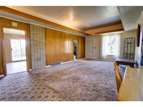 4530 2 Street East, Claresholm, AB - Indoor Photo Showing Other Room