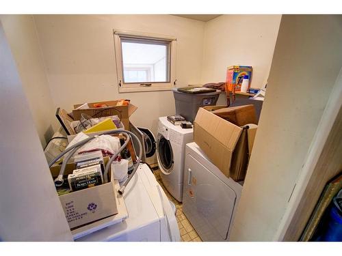 4530 2 Street East, Claresholm, AB - Indoor Photo Showing Laundry Room