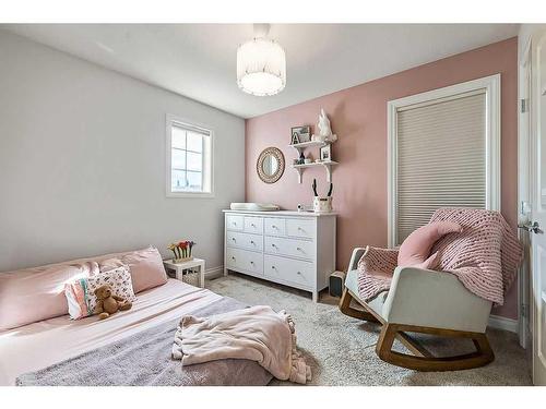 41 Mahogany Terrace Se, Calgary, AB - Indoor Photo Showing Bedroom