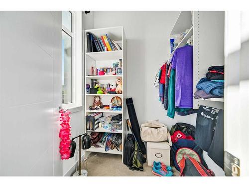 2338 Westmount Road Nw, Calgary, AB - Indoor With Storage