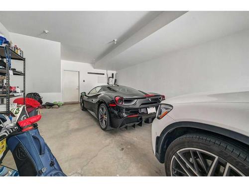 2338 Westmount Road Nw, Calgary, AB - Indoor Photo Showing Garage