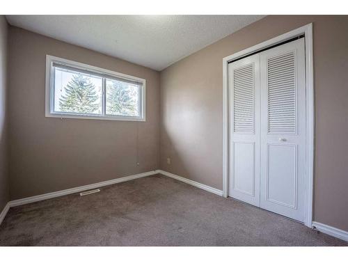 6527 23 Avenue Ne, Calgary, AB - Indoor Photo Showing Other Room