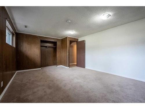 6527 23 Avenue Ne, Calgary, AB - Indoor Photo Showing Other Room