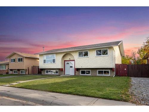 6527 23 Avenue Ne, Calgary, AB - Outdoor With Facade