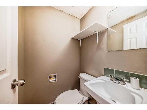 4-920 43 Street Se, Calgary, AB - Indoor Photo Showing Bathroom